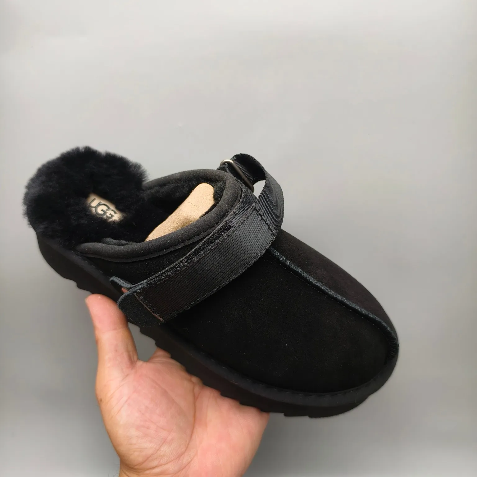 💰440 UGG sheepskin all-in-one snow boots 6734 thick-soled magic buckle dual-purpose slippers Color: Maroon Black Chocolate Matching code: 35-40